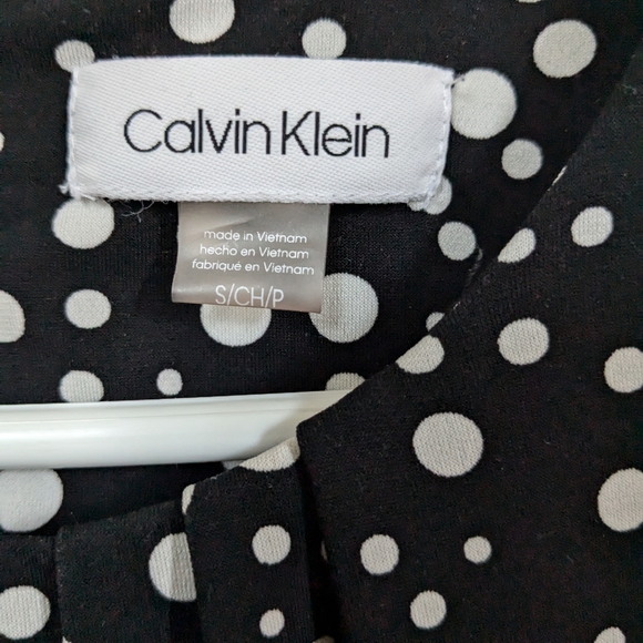 Sleeveless Calvin Klein top - Picture 4 of 5